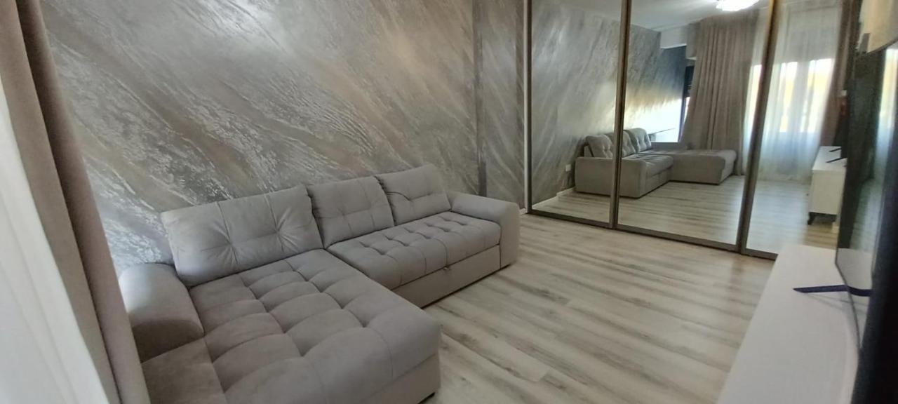 North Pipera Apartment W Parking & Self Check In Voluntari Bagian luar foto